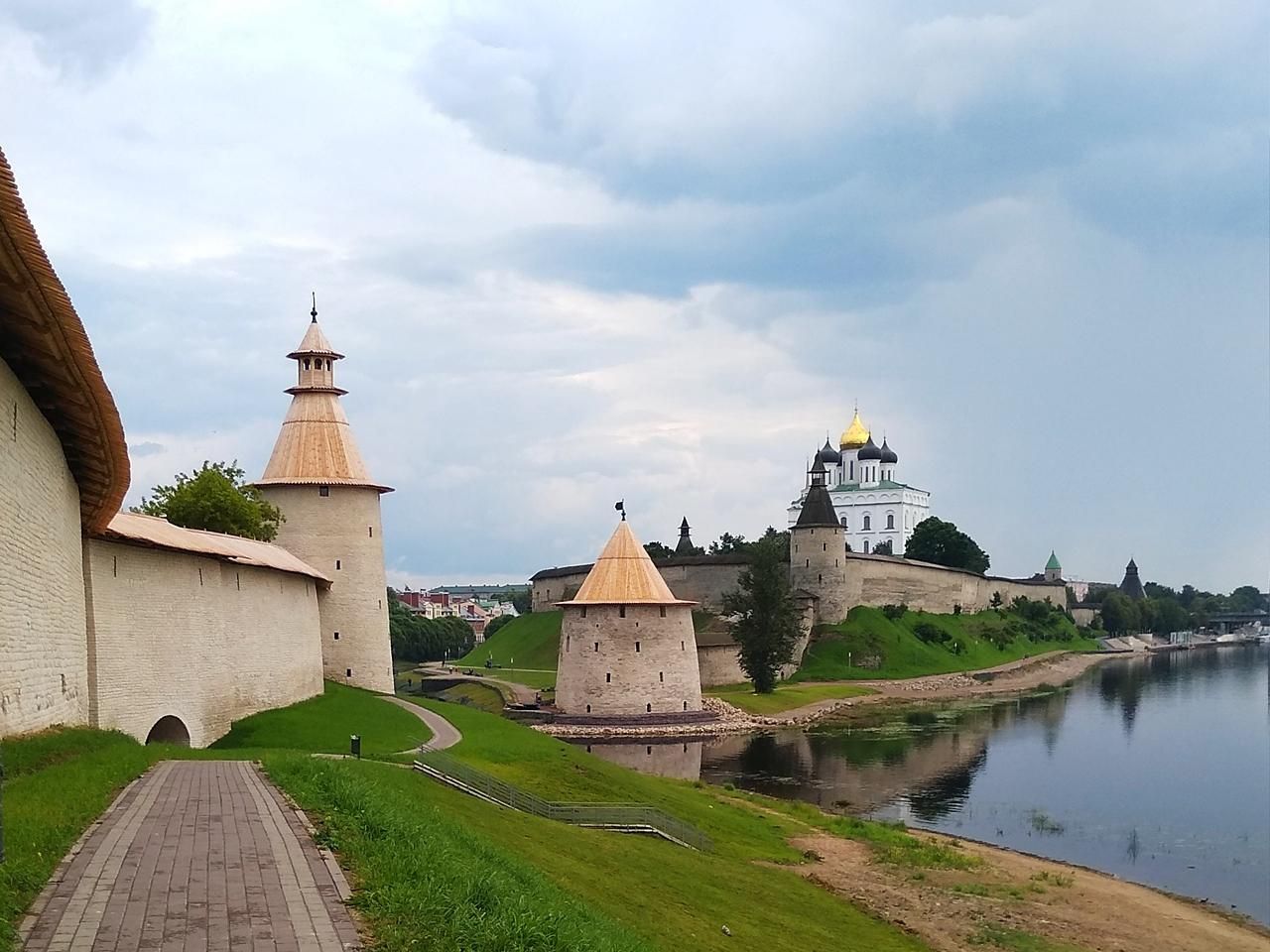 Майские праздники в Пскове 7 дней с отдыхом на Псковском озере